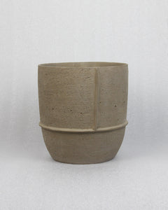 Gray Bisque planter with line design