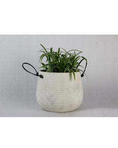 Nuna planter with leather handles